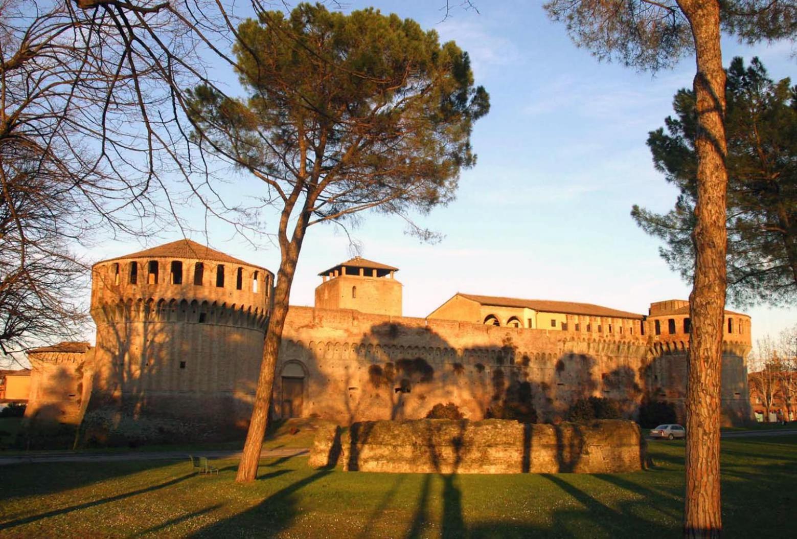 Le Due Corti Centro Storico - Autodromo Leilighet Imola Eksteriør bilde